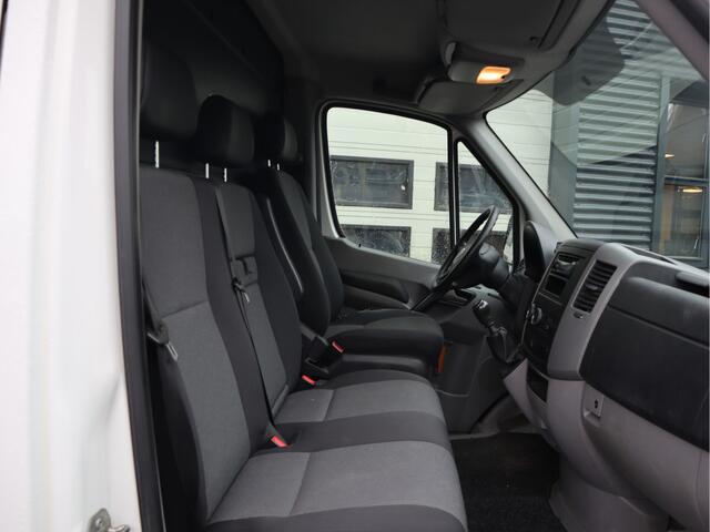 Volkswagen CRAFTER 35 2.0 TDI 141pk Euro 6 L2H1 Lang - 3,5t kg Trekhaak - Cruise