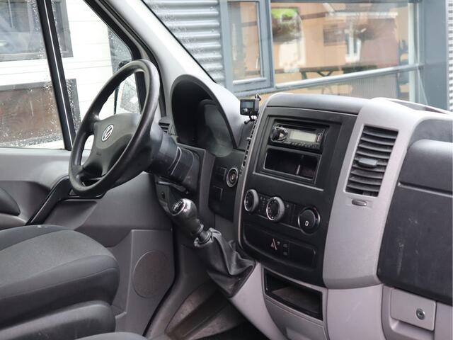 Volkswagen CRAFTER 35 2.0 TDI 141pk Euro 6 L2H1 Lang - 3,5t kg Trekhaak - Cruise