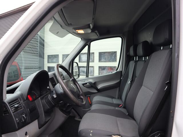 Volkswagen CRAFTER 35 2.0 TDI 141pk Euro 6 L2H1 Lang - 3,5t kg Trekhaak - Cruise