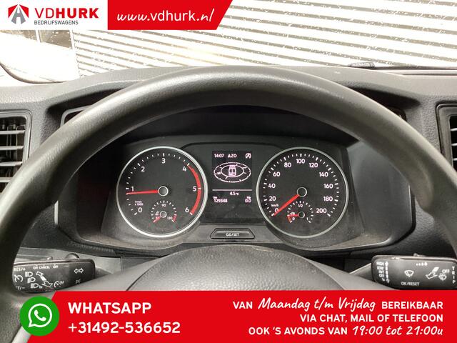Volkswagen CRAFTER 2.0 TDI 140 pk L3H3 Inrichting/ CarPlay/ Navi/ Cruise/ Airco/ PDC/ Trekhaak