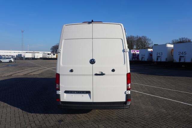 Volkswagen CRAFTER 35 2.0 TDI L4H3 Highline 35 2.0 TDI L4H3 Highline 140 pk Aut., Airco, Vierseizoensbanden, Navigatie, 260 gr achterdeuren