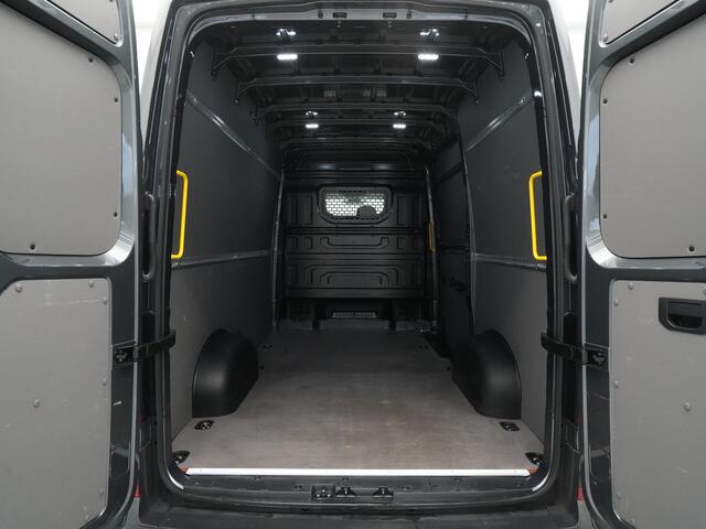 Volkswagen CRAFTER 35 2.0 TDI L3H3 Navigatie Carplay Camera Airco Metallic