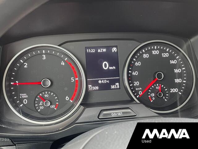 Volkswagen CRAFTER 35 2.0 3.180 L3H3 RWD 180pk Airco Camera Navi Trekhaak CarPlay Laadruimtebekleding 12V Opstapbumper Leder Bijrijdersbank
