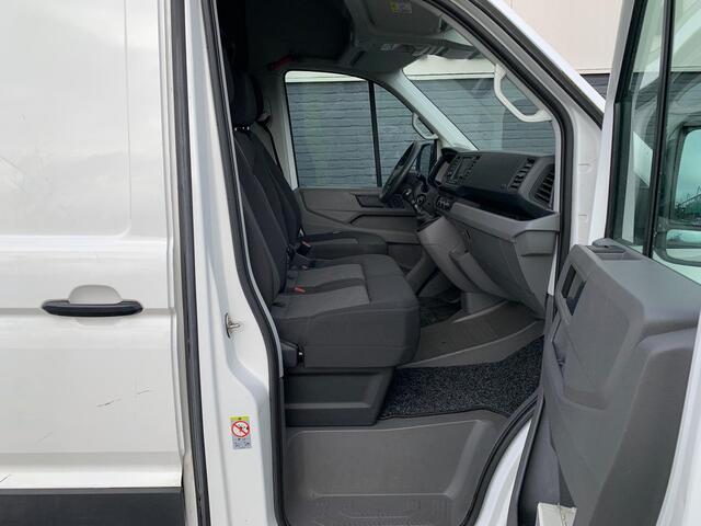 Volkswagen CRAFTER 30 2.0 TDI L3H2 3 Persoons Comfortline Airco Cruise-Control Navigatie Parkeerhulp v/a Licht-Regensensor Dab+ Bluetooth Verwarmbare voorruit+ruitensproeiers Betonplex Lat-om-Lat Betimmering Schuifdeur 1e Eigenaar Euro 6