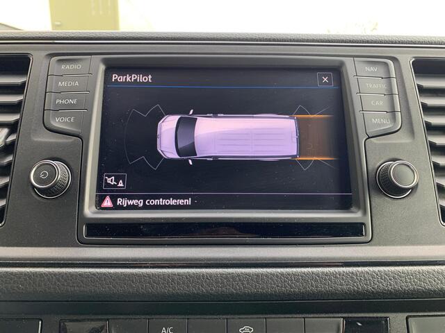 Volkswagen CRAFTER 30 2.0 TDI L3H2 3 Persoons Comfortline Airco Cruise-Control Navigatie Parkeerhulp v/a Licht-Regensensor Dab+ Bluetooth Verwarmbare voorruit+ruitensproeiers Betonplex Lat-om-Lat Betimmering Schuifdeur 1e Eigenaar Euro 6