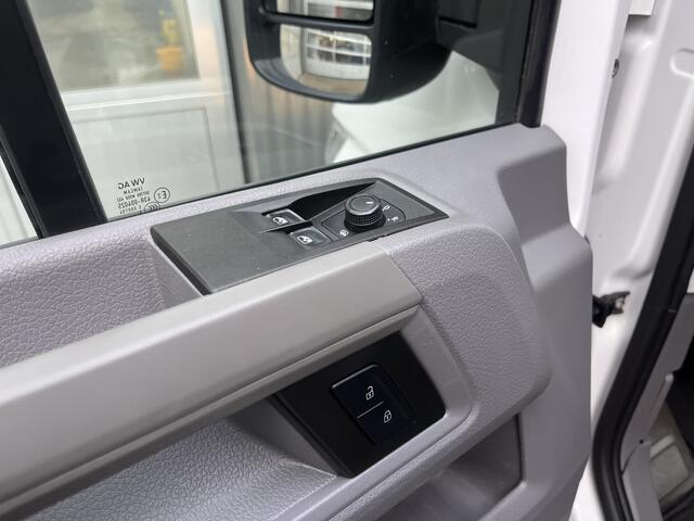 Volkswagen CRAFTER 50 2.0 TDI DC Be Clixstar Palfinger laadkraan Afstandsbediening Airco Cruise controle 3-Persoons Kastinrichting 3100kg laadvermogen kastinrichting Euro 6 Open laadbak Pick-up p-up Bakwagen 1e eigenaar