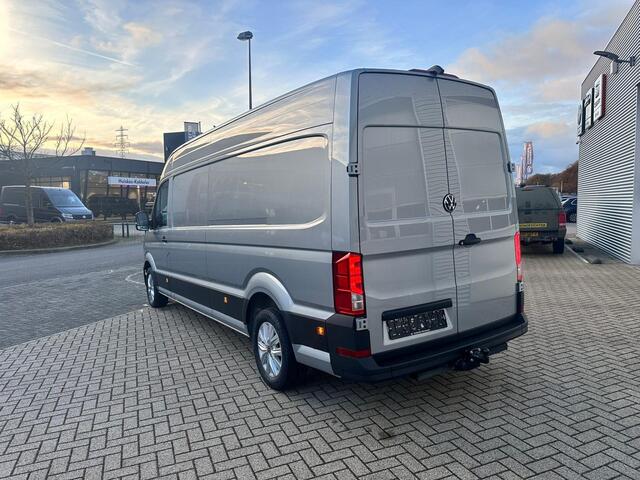 Volkswagen CRAFTER Bestelwagen 35 2.0 TDI 177pk L4H3 Exclusive I Climatronic I GeveerdeStoel I Navigatie I Camera I Trekhaak I Stoelverwarming L+R I Digital Cockpit I excl. kosten rijklaarmaken