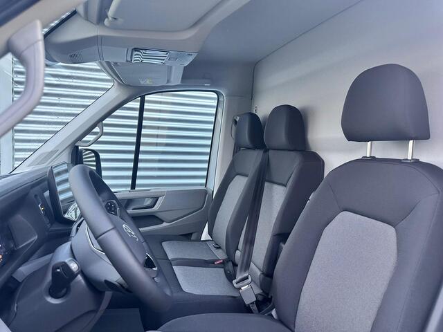 Volkswagen CRAFTER Bestelwagen 35 2.0 TDI 177pk L4H3 Exclusive I Climatronic I GeveerdeStoel I Navigatie I Camera I Trekhaak I Stoelverwarming L+R I Digital Cockpit I excl. kosten rijklaarmaken