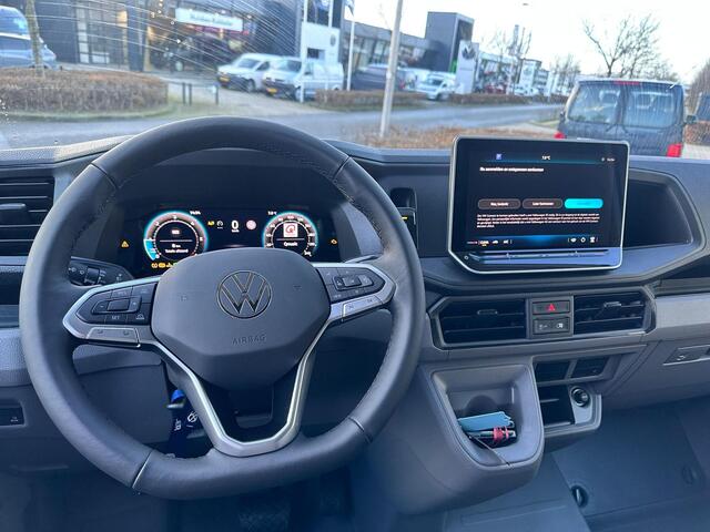 Volkswagen CRAFTER Bestelwagen 30 2.0 TDI 140pk automaat L3H3 Highline parkeerhulp V+A I Airco I Cruise control I Vierseizoensbanden I App connect I