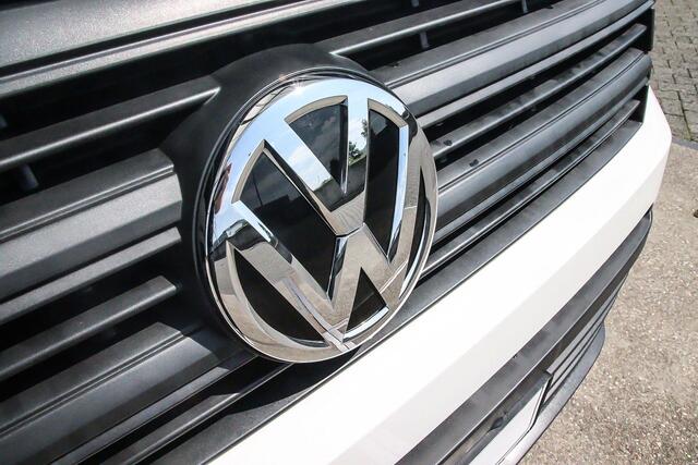 Volkswagen CRAFTER Bestelwagen 2.0 TDI 140pk L3H3 Highline Navigatie | Geveerde stoel | Camera *Actie prijs exclusief kosten rijklaar maken*