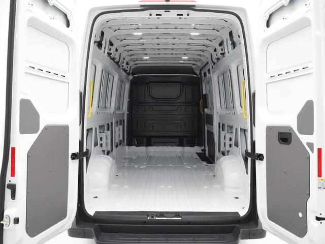 Volkswagen CRAFTER 2.0 TDI 103kW 140PK GVW 3.5T L4H3 Highline AUT BPM vrij!