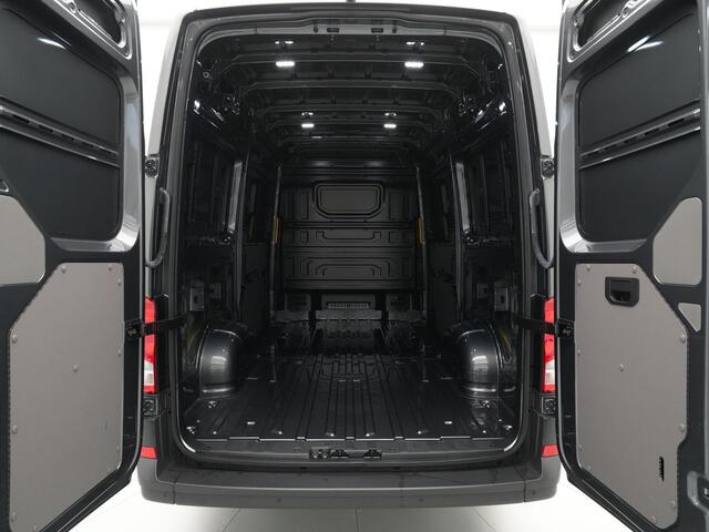 Volkswagen CRAFTER 30 2.0 TDI 140pk DSG L3H3 Highline Navigatie Camera DAB Carplay Pdc Stuurverwarming