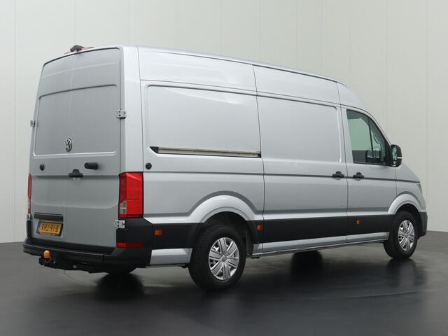 Volkswagen CRAFTER 2.0TDI 140PK L3H3 | Oprijplaat | Trekhaak 3000Kg | Navigatie | Camera | Airco