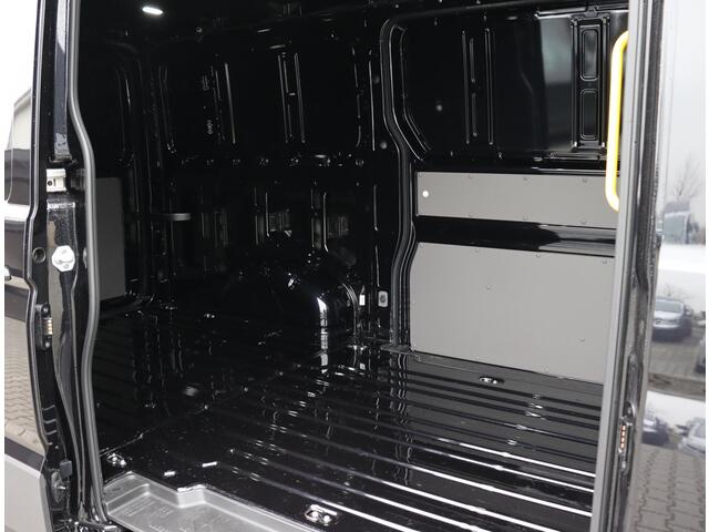 Volkswagen CRAFTER 35 2.0 TDI L3H2 Exclusive | Facelift | 2x schuif | ACC | Achteruitrijcamera!