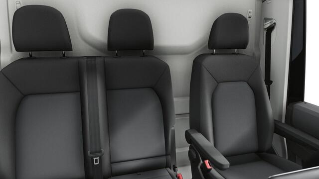 Volkswagen CRAFTER Bedrijfswagens Exclusive L3H3 2.0 TDI 130 kW 177 pk 8 versn. auto | BPM vrij | Diefstalalarm | Opstaptrede in bumper (breed) | Scheidingswand, met bekleding | Stoelverwarming voor bestuurder en bijrijdersstoel |