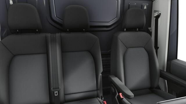 Volkswagen CRAFTER Bedrijfswagens Highline L3H3 2.0 TDI 130 kW 177 pk 8 versn. Auto | BPM vrij | Achterdeuren met ruiten | Bijrijdersbank inclusief opbergvak | Middelhoog dak | Trekhaak met vaste kogel |