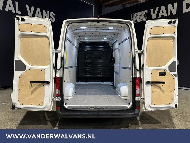 Volkswagen CRAFTER 2.0 TDI 141pk L3H3 L2H2 Euro6 Airco | Camera | Apple Carplay | Android Auto Parkeersensoren, Bijrijdersbank