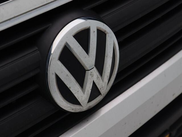 Volkswagen CRAFTER 35 2.0 TDI L3H3 DC Highline | Camera, Parkeersensoren, Airco | Cruise | Trekhaak | Ergo comfortstoelen