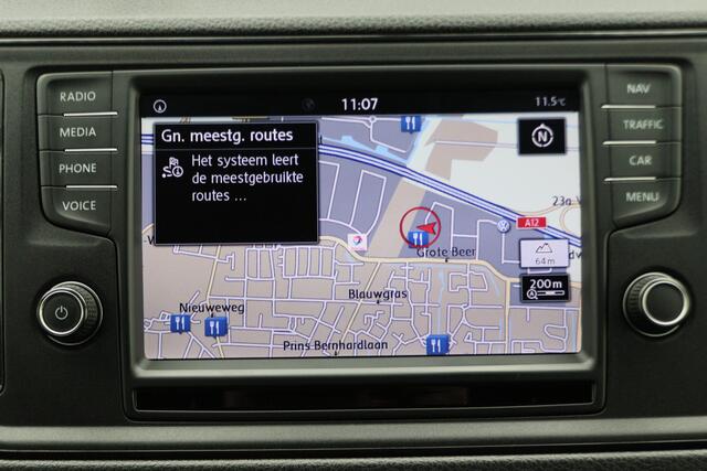 Volkswagen CRAFTER 30 2.0 TDI L3H2 2x Schuifdeur, Camera, Cruise, Airco, 3-Zits, Apple Carplay, Trekhaak, 18''