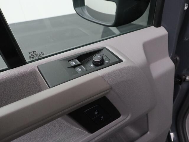Volkswagen CRAFTER 2.0TDI 140PK L3H2 Highline | LMV 1850,-- Meerprijs meerprijs | Navigatie | Camera | Betimmering | Airco