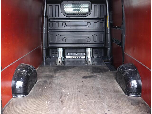 Volkswagen CRAFTER 30 2.0 TDI L3H3 Highline | Verwarmde Voorruit | Trekhaak | ACC