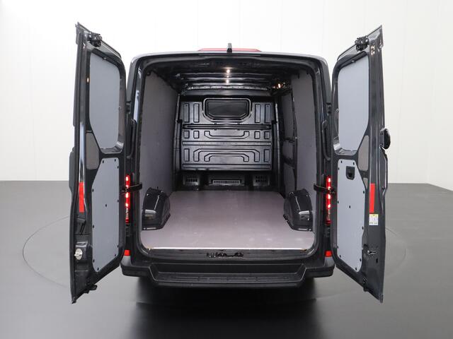 Volkswagen CRAFTER 2.0TDI 140PK L3H2 Highline | Navigatie | Camera | Multimedia | Airco | Cruise