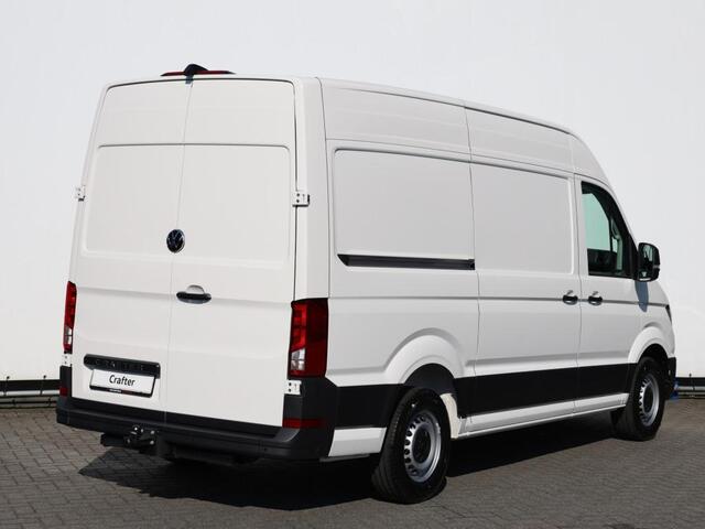 Volkswagen CRAFTER 35 2.0 TDI 164pk L3H3 RWD | 3500 kg Trekgewicht | Camera | Cruise control | Bijrijdersbank | Navigatie via app-connect |