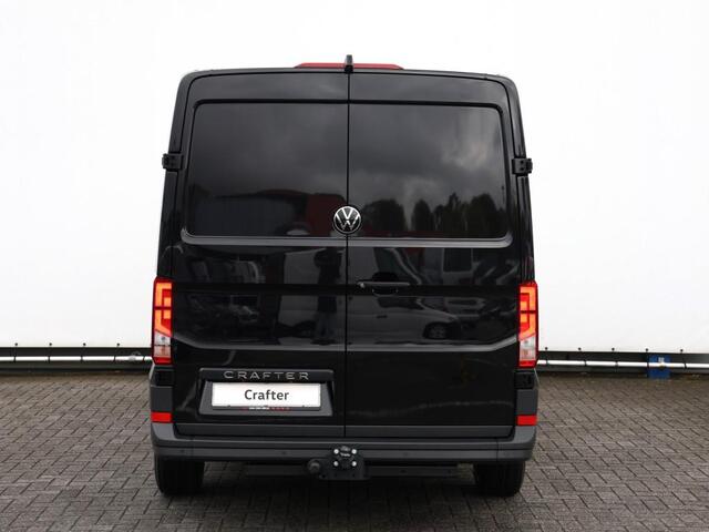 Volkswagen CRAFTER 35 2.0 TDI 164pk L3H2 RWD | 3500 kg Trekgewicht | Camera | Cruise control | Bijrijdersbank | Navigatie via app-connect |