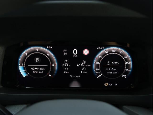 Volkswagen CRAFTER 35 2.0 TDI 164pk L3H2 RWD | 3500 kg Trekgewicht | Camera | Cruise control | Bijrijdersbank | Navigatie via app-connect |