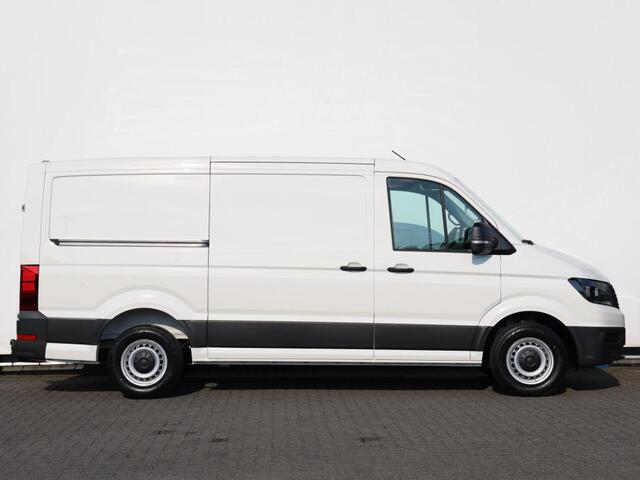 Volkswagen CRAFTER 35 2.0 TDI 164pk L3H2 RWD | 3500 kg Trekgewicht | Camera | Cruise control | Bijrijdersbank | Navigatie via app-connect |