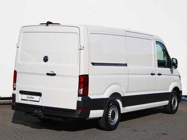 Volkswagen CRAFTER 35 2.0 TDI 164pk L3H2 RWD | 3500 kg Trekgewicht | Camera | Cruise control | Bijrijdersbank | Navigatie via app-connect |