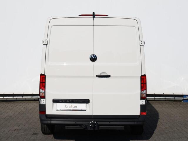 Volkswagen CRAFTER 35 2.0 TDI 164pk L3H2 RWD | 3500 kg Trekgewicht | Camera | Cruise control | Bijrijdersbank | Navigatie via app-connect |