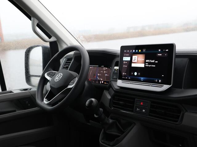 Volkswagen CRAFTER 30 2.0 TDI 140PK L3H3 Trendline | Nieuw model | Airco | Cruise Control | PDC | Camera | Navigatie | 2 Stoelen | Trekhaak |