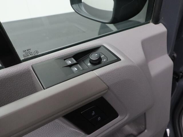Volkswagen CRAFTER 2.0TDI 140PK L3H2 | Navigatie | Camera | Airco | Cruise | Betimmering