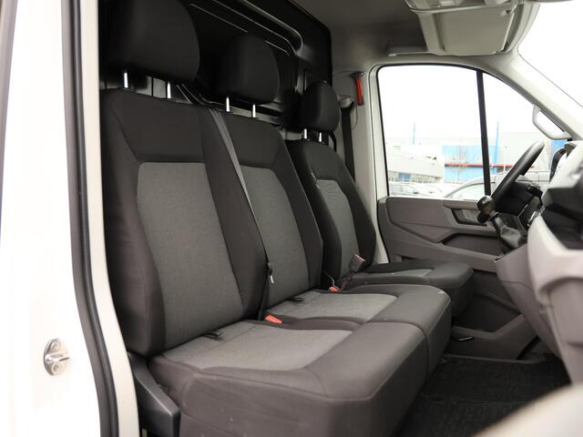 Volkswagen CRAFTER 30 2.0 TDI 102PK L3H2 Economy Business | Airco | Cruise | Navigatie via app-connect | Trekhaak | Bijrijdersbank |
