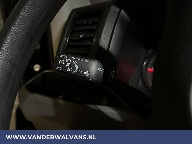 Volkswagen CRAFTER 2.0 TDI L3H3 L2H2 Euro6 Airco | Imperiaal | Cruisecontrol | Trekhaak Parkeersensoren, Sidebars, Bijrijdersbank, trap