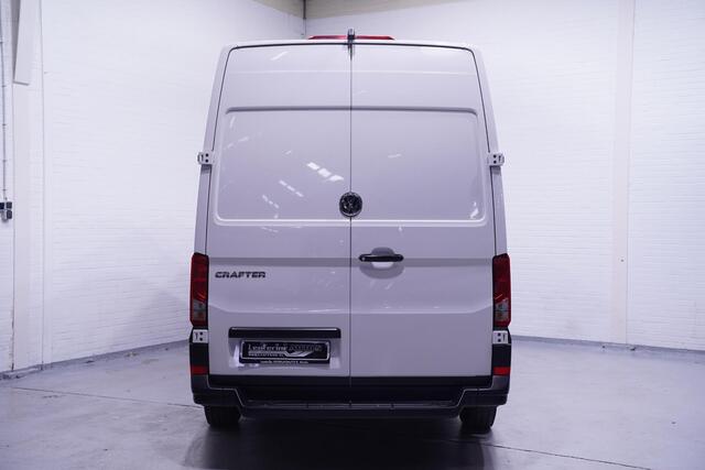 Volkswagen CRAFTER 2.0 TDI 140 pk DSG Aut. L3H3 Navi, Camera Sortimo Kasten Laadruimte, PDC V+A, Airco, 3-Zits