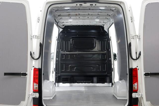 Volkswagen CRAFTER 35 2.0 TDI 140pk L3H3 (L2H2) Comfortline 2x Schuifdeur/Navi/Camera 04-2021
