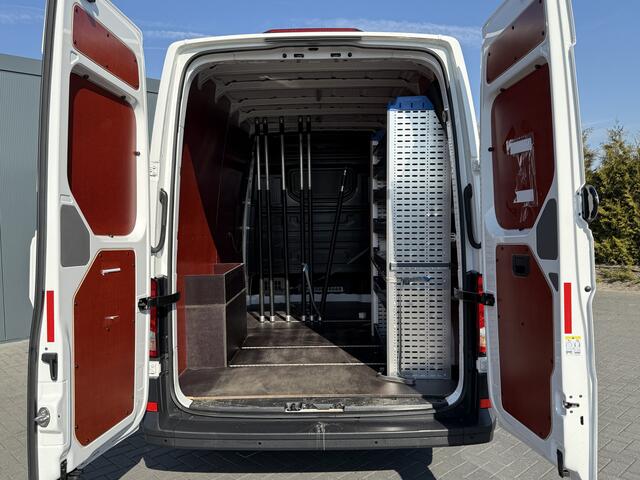 Volkswagen CRAFTER 2.0 TDI 140 PK Comfortline / L3H3 / AIRCO / CRUISE / SORTIMO INRICHTING / PDC / 3-ZITS / 3000 KG AHG