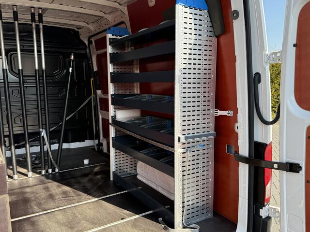 Volkswagen CRAFTER 2.0 TDI 140 PK Comfortline / L3H3 / AIRCO / CRUISE / SORTIMO INRICHTING / PDC / 3-ZITS / 3000 KG AHG
