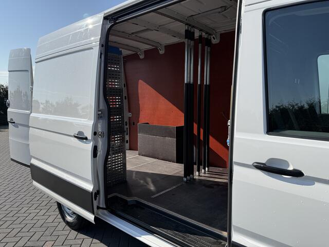 Volkswagen CRAFTER 2.0 TDI 140 PK Comfortline / L3H3 / AIRCO / CRUISE / SORTIMO INRICHTING / PDC / 3-ZITS / 3000 KG AHG