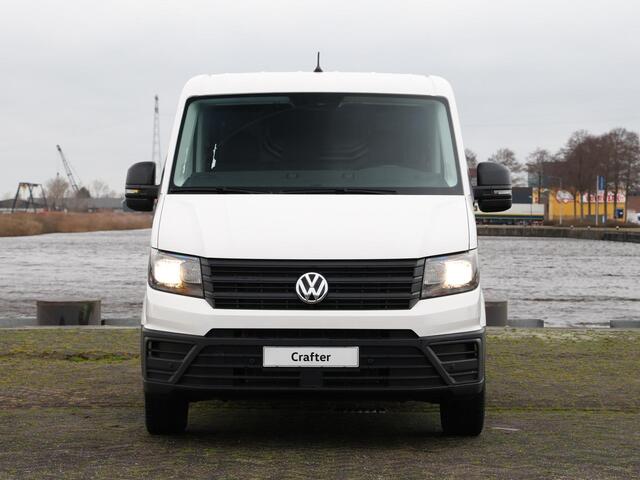 Volkswagen CRAFTER Bedrijfswagens 2.0 TDI L3H2 164PK RWD Trendline | 3500 kg Trekgewicht | Camera | Cruise control | Bijrijdersbank | Navi via app connect |