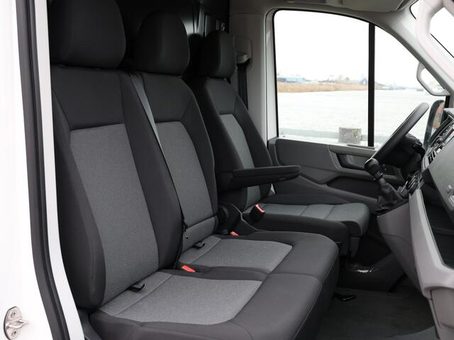 Volkswagen CRAFTER Bedrijfswagens 2.0 TDI L3H2 164PK RWD Trendline | 3500 kg Trekgewicht | Camera | Cruise control | Bijrijdersbank | Navi via app connect |