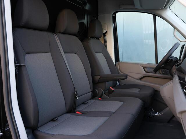 Volkswagen CRAFTER Bedrijfswagens 2.0 TDI L4H3 140PK Automaat Trendline | Nieuw model | Airco | Cruise Control | Camera | Bijrijdersbank | Trekhaak |