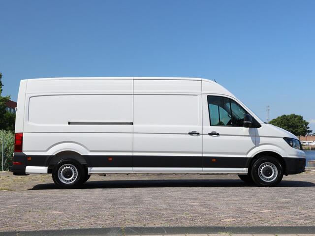 Volkswagen CRAFTER Bedrijfswagens 2.0 TDI L4H3 140PK Trendline | Nieuw model | Airco | Cruise Control | Camera | Bijrijdersbank | Trekhaak |