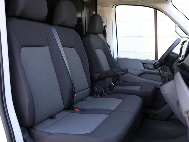 Volkswagen CRAFTER Bedrijfswagens 2.0 TDI L4H3 140PK Trendline | Nieuw model | Airco | Cruise Control | Camera | Bijrijdersbank | Trekhaak |