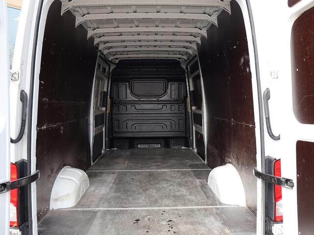 Volkswagen CRAFTER 35 2.0 TDI L4H3 177 PK 4MOTION 4WD AUT. + 2 SCHUIFDEUREN | 420 CM LAADLENGTE