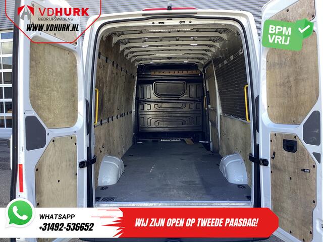 Volkswagen CRAFTER 35 2.0 TDI 180 pk L4H3 BPM VRIJ! RWD 3.5T trekverm./ Climate/ Tacho/ 270Gr.Deuren/ Navi/ Carplay/ Camera/ Cruise/ Trekhaak