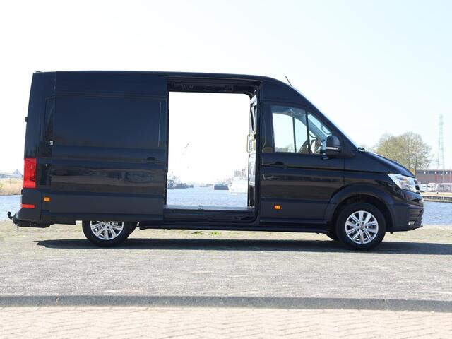 Volkswagen CRAFTER 2.0 TDI 177PK Automaat L3H3 Exclusive 75-Edition | ACC | LED | ErgoComfort Stoel | Climatronic | 2x Schuifdeur | Leder | Camera | Trekhaak | Betimmering |