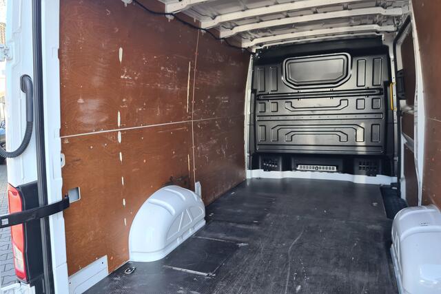 Volkswagen CRAFTER 35 2.0 TDI L3H2 DSG 3000 kg trekhaak